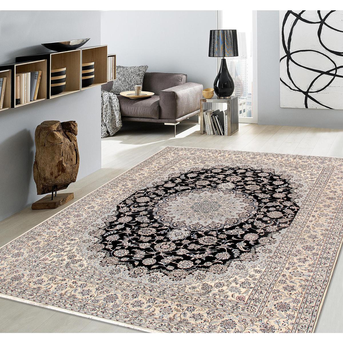 Azerbaijan Hand-Knotted Wool Area Rug