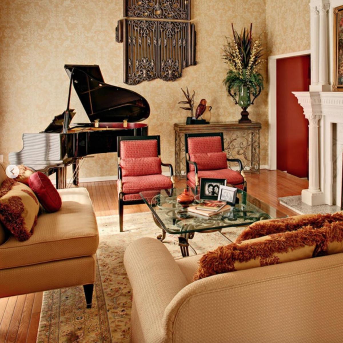 Baku Hand-Knotted Lamb's Wool Area Rug