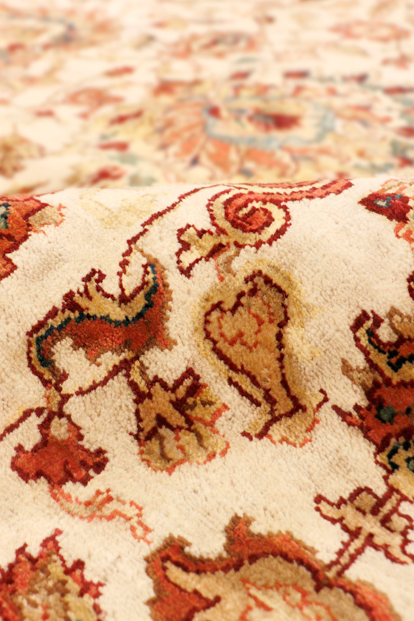 Agra Hand-Knotted Lamb's Wool Area Rug