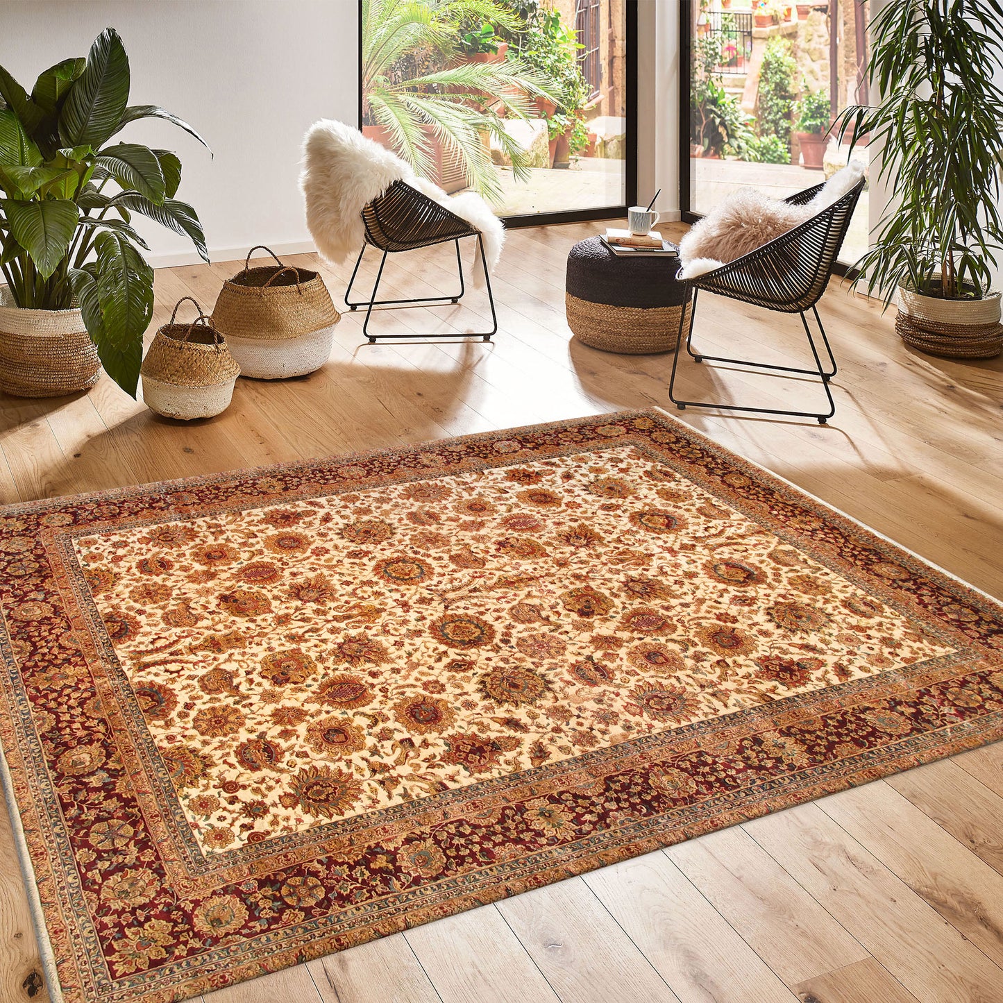 Agra Hand-Knotted Lamb's Wool Area Rug
