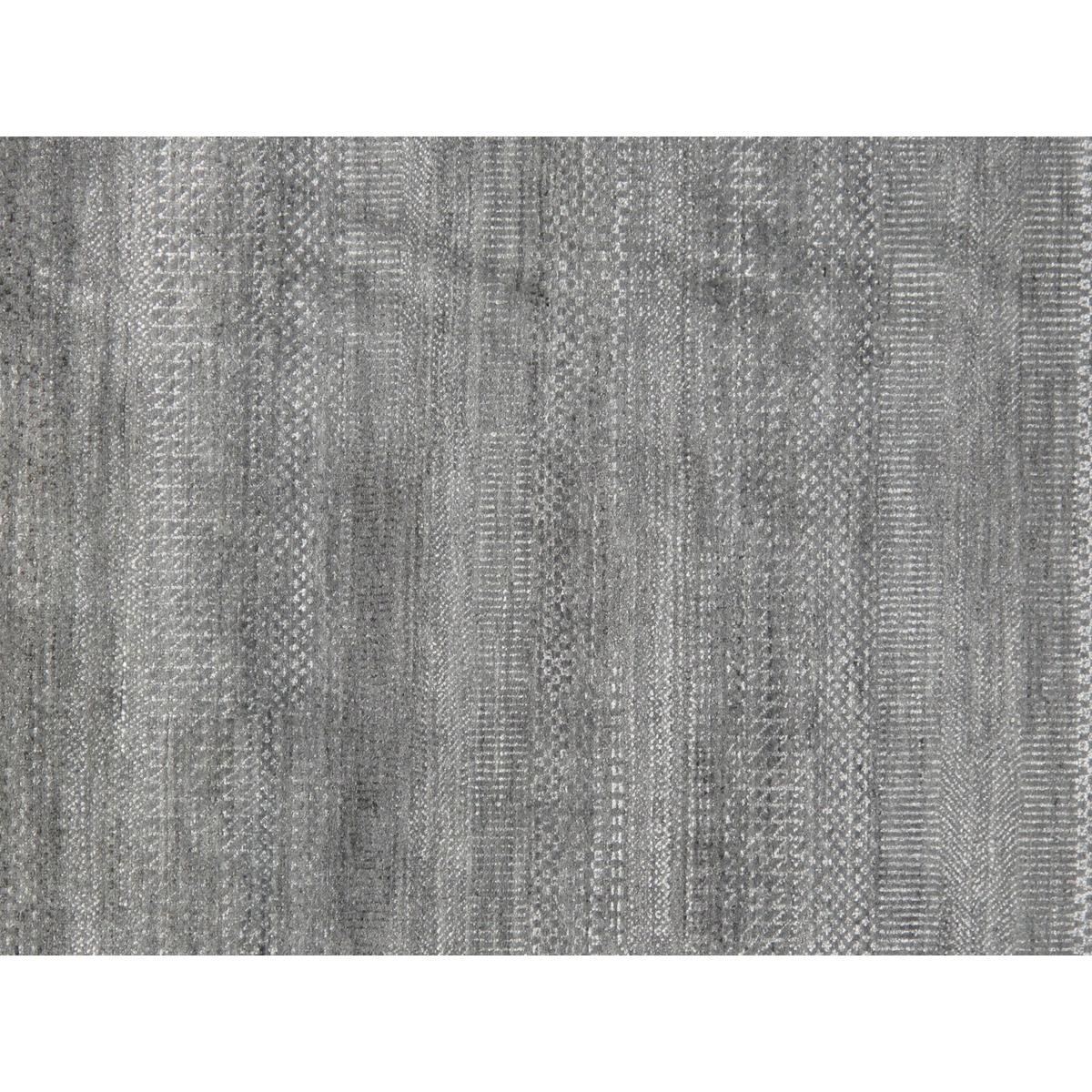 Transitional Hand-Knotted Lamb's Wool Area Rug