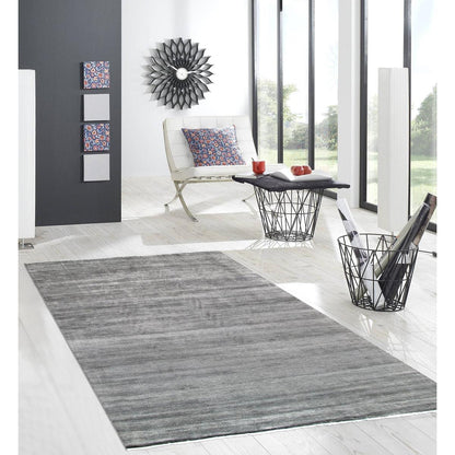 Transitional Hand-Knotted Lamb's Wool Area Rug