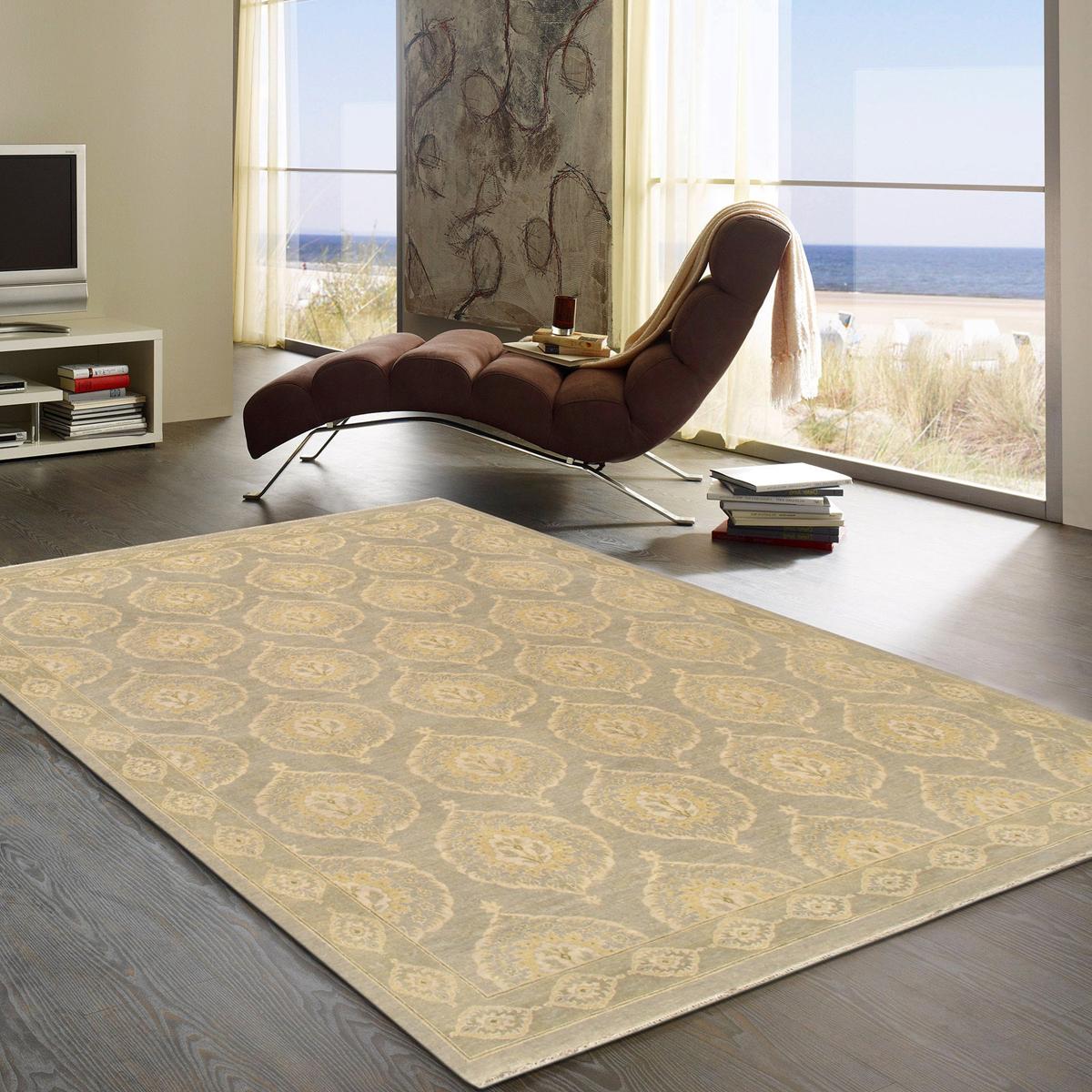 Hand-Knotted Lamb's Wool Area Rug