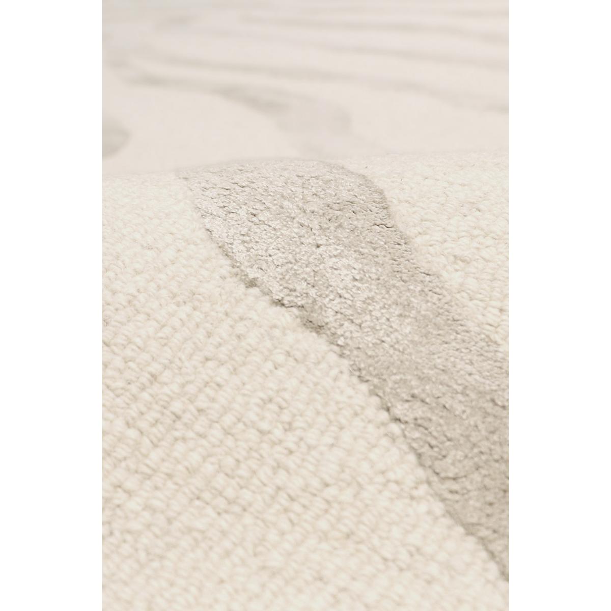 Edgy Hand-Tufted Ivory/Silver Transitional Area Rug