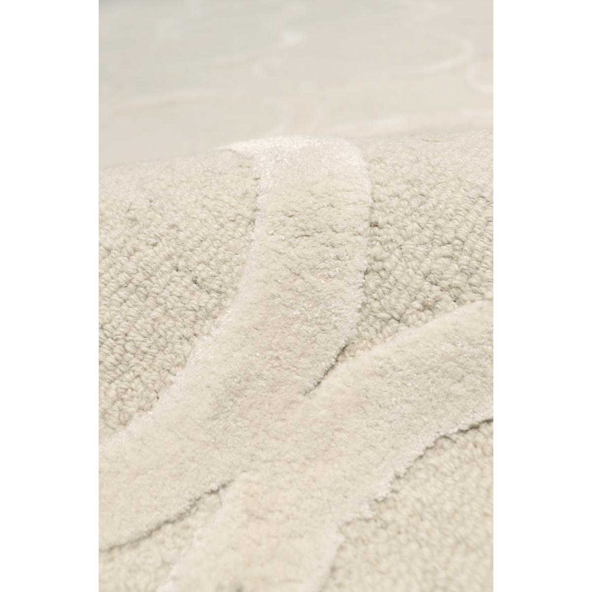 Edgy Hand-Tufted Ivory Transitional Area Rug