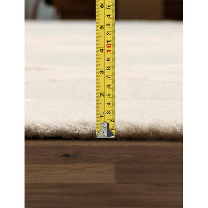 Edgy Hand-Tufted Ivory Transitional Area Rug