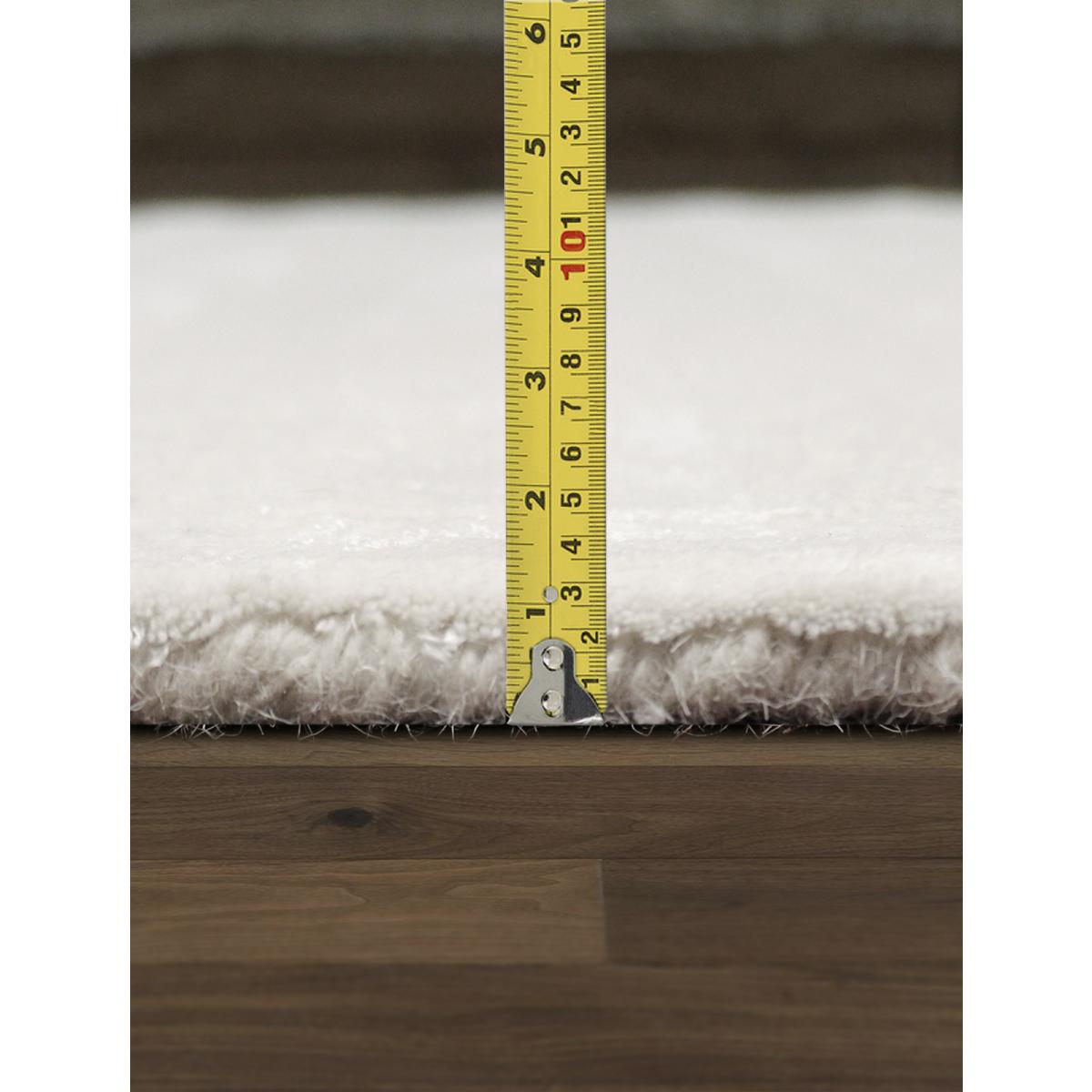 Edgy Hand-Tufted Ivory Transitional Area Rug