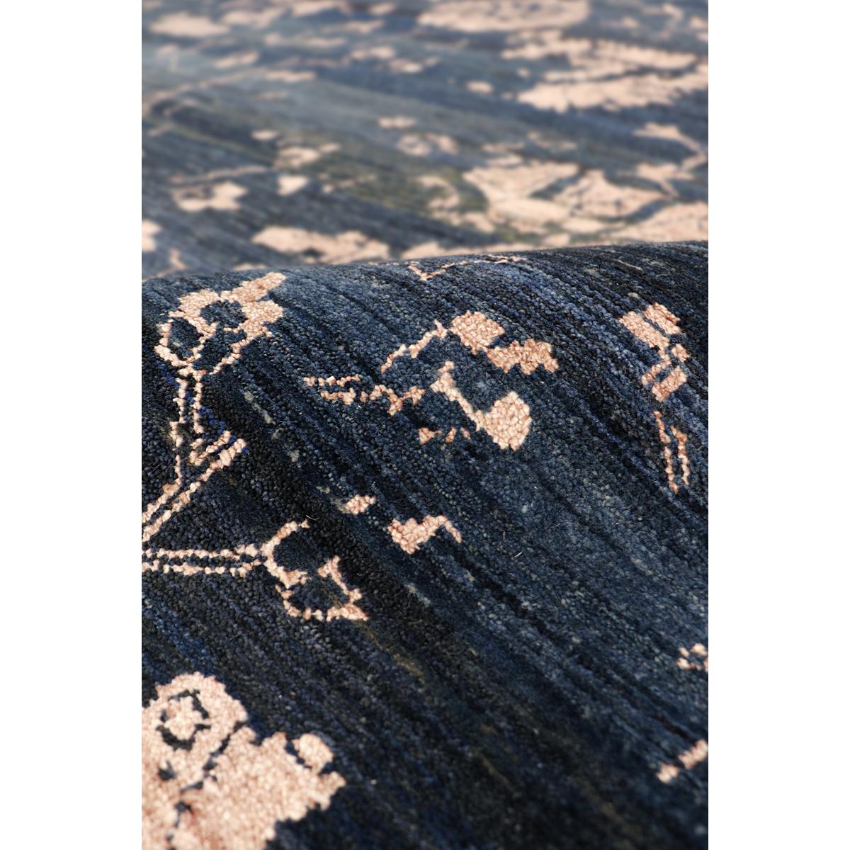 Transitional Hand-Knotted Bamboo Silk & Wool Area Rug
