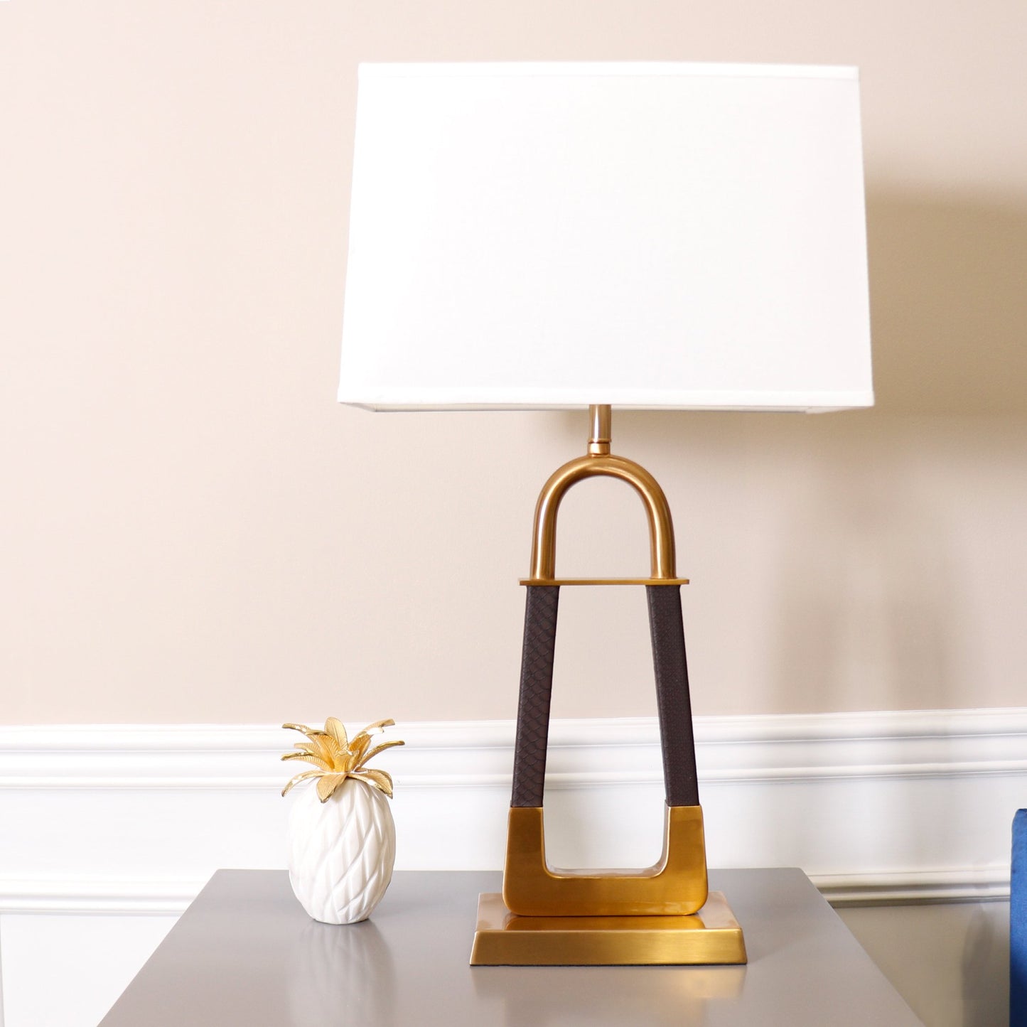 Majestic Table lamp