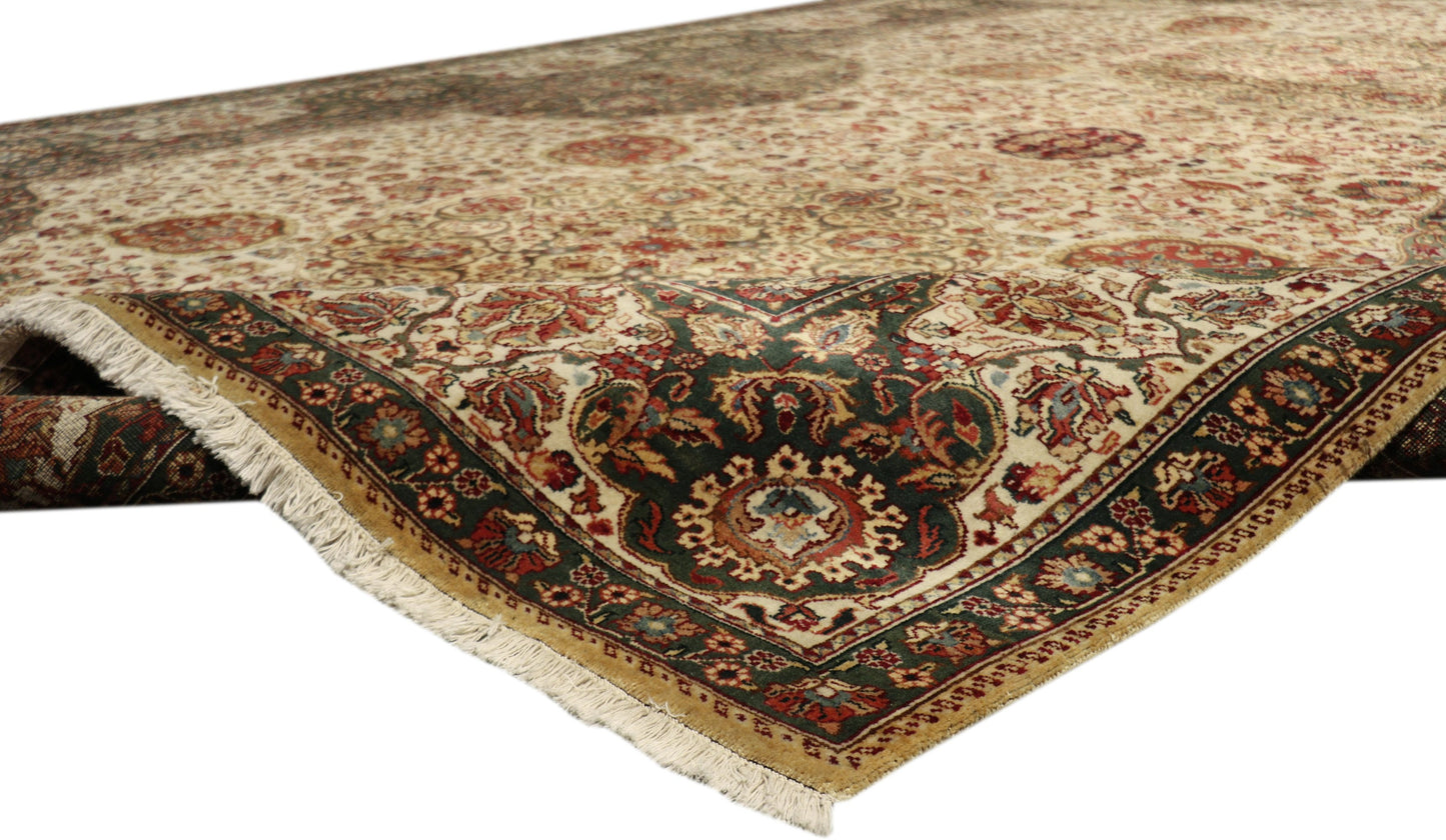 Pasagad Crown Jewel Agra Collection Hand-Knotted Lamb's Wool Area Rug