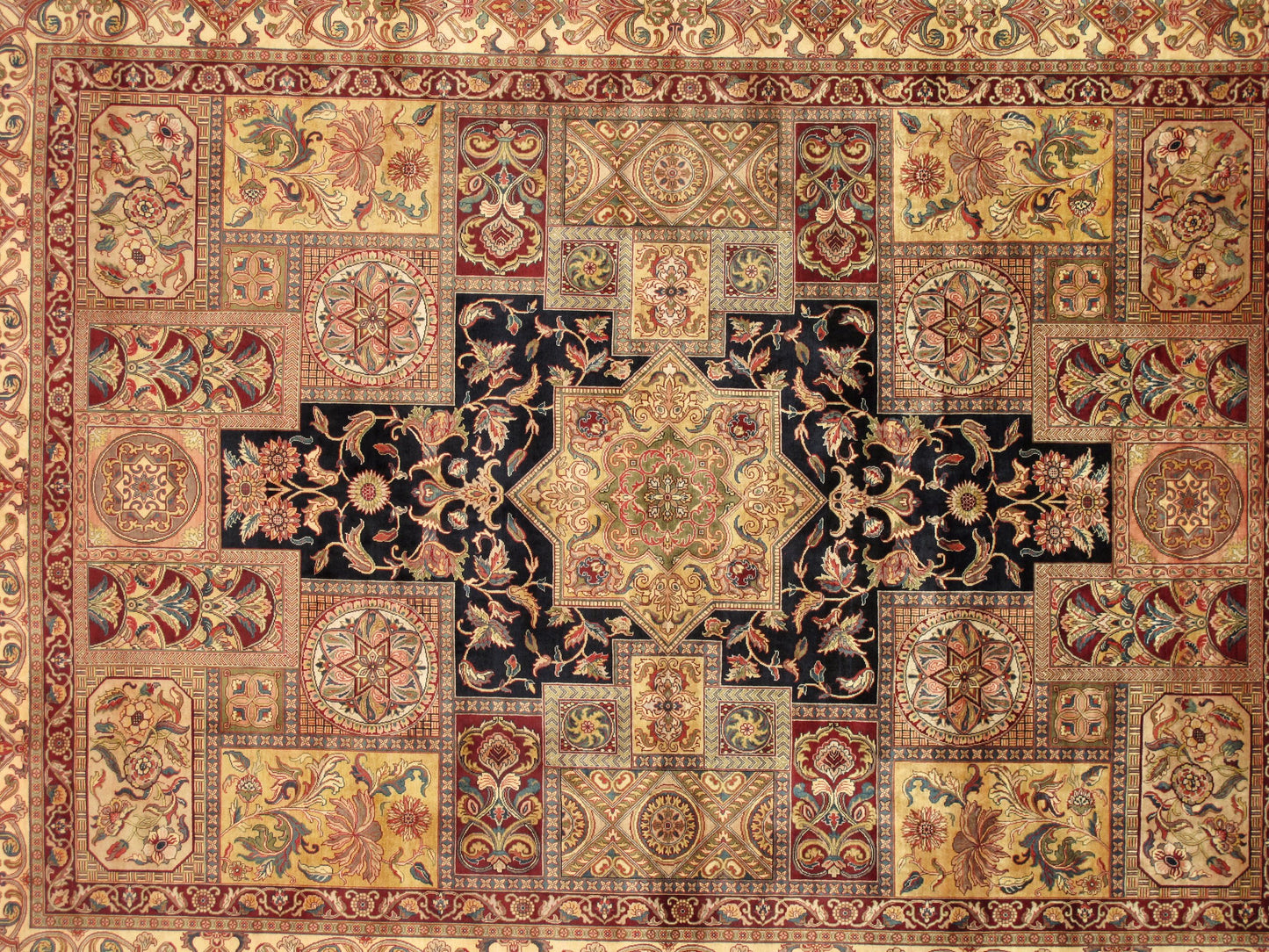 Pasargad Agra Collection Hand-Knotted Lamb's Wool Area Rug