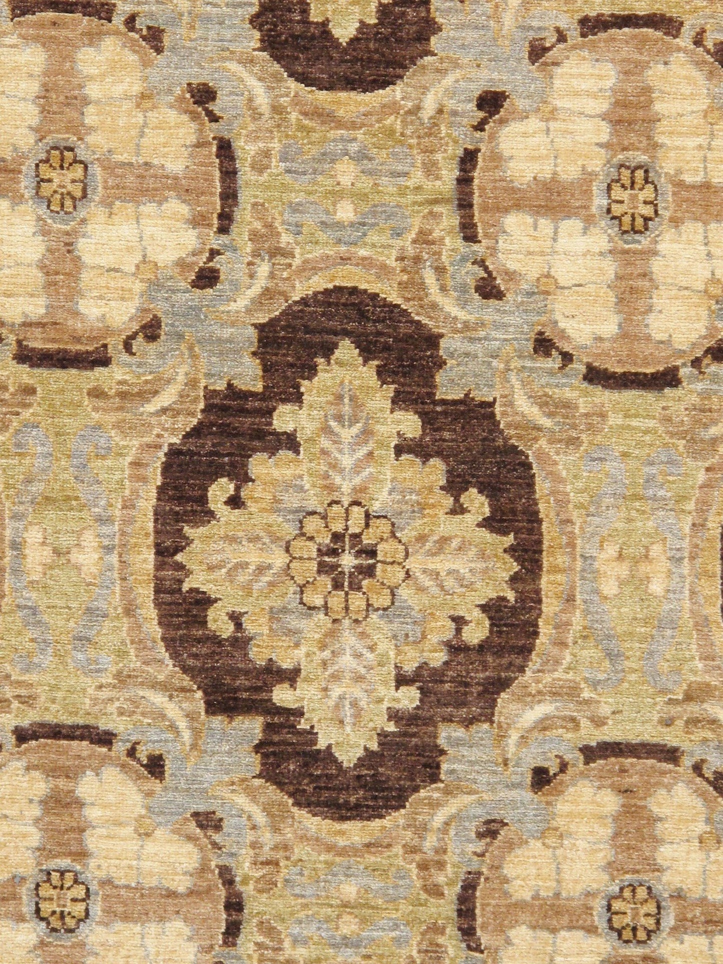 Ferehan collection Hand-Knotted Wool Rug